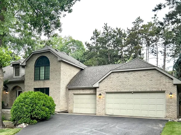 1315 Donegal Dr, Woodbury, MN 55125