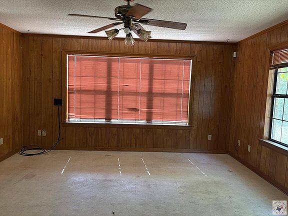 4th image of 601 Columbia Road 200