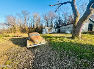 107 N Ash St, Monett, MO 65708