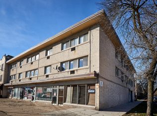 2411 W Fargo Ave APT 205, Chicago, IL 60645