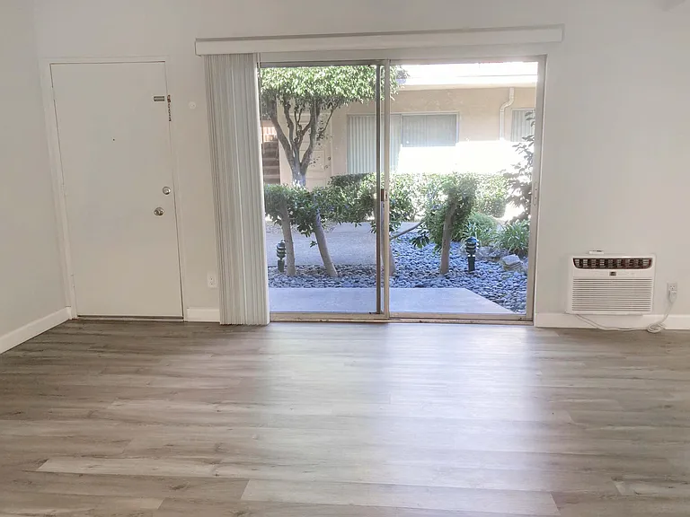404 North Monterey Street — Photo 18