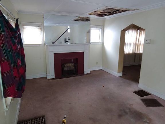 3rd image of 165 Hope Ave