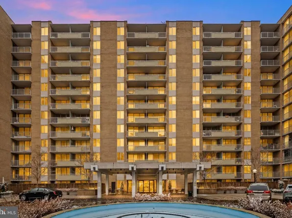 3001 Veazey Ter NW APT 703, Washington, DC 20008