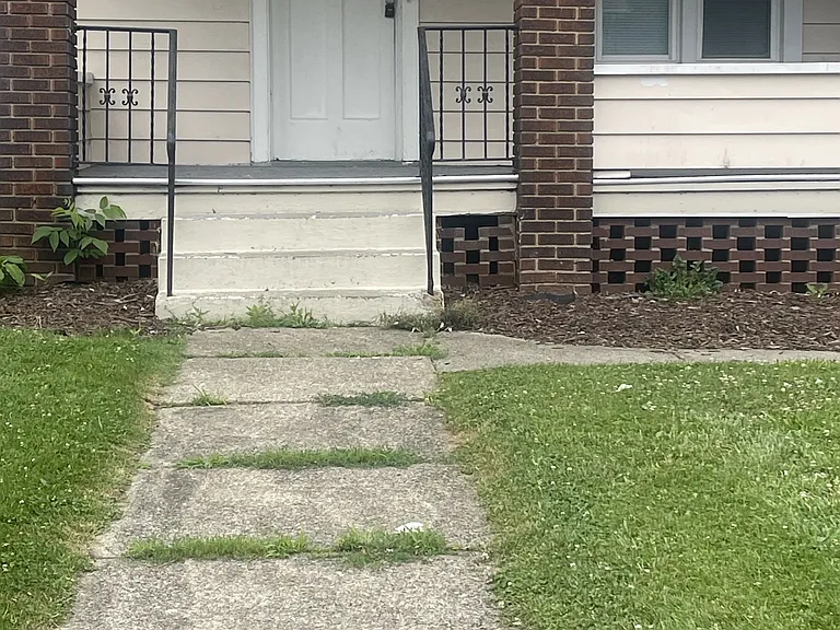 155-157 E Judson Ave — Photo 10
