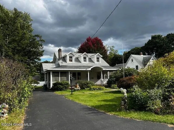 5 S Lyons Avenue, Menands, NY 12204