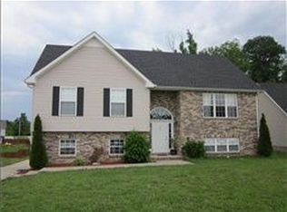 1582 Autumn Dr, Clarksville, TN 37042