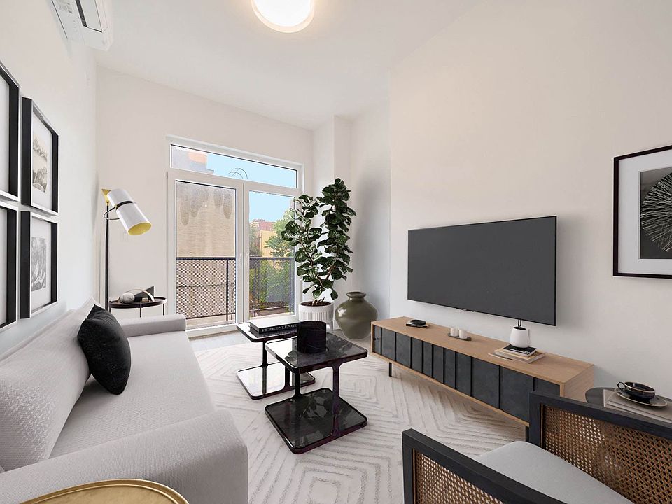 1st image of 82 4th Ave APT 3A