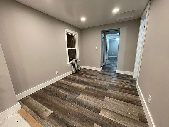 3rd image of 590 Christopher St Floor 1