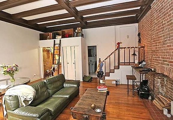 2nd image of 328 W 77th St APT 4