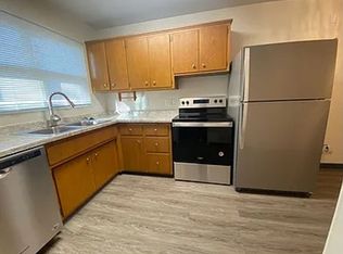 2922 7th St N APT 2, Fargo, ND 58102