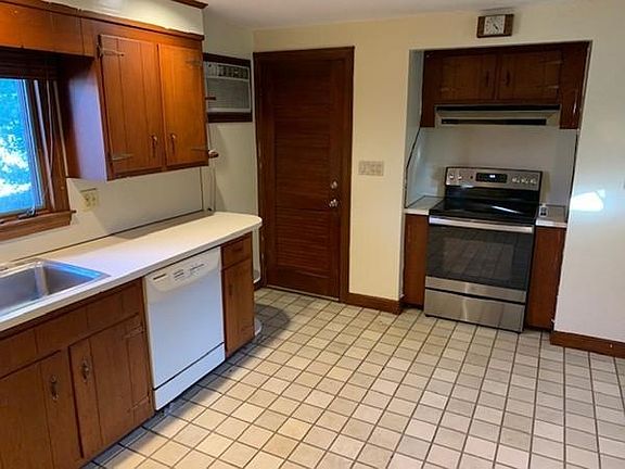 2nd image of 53 Oakland St #53