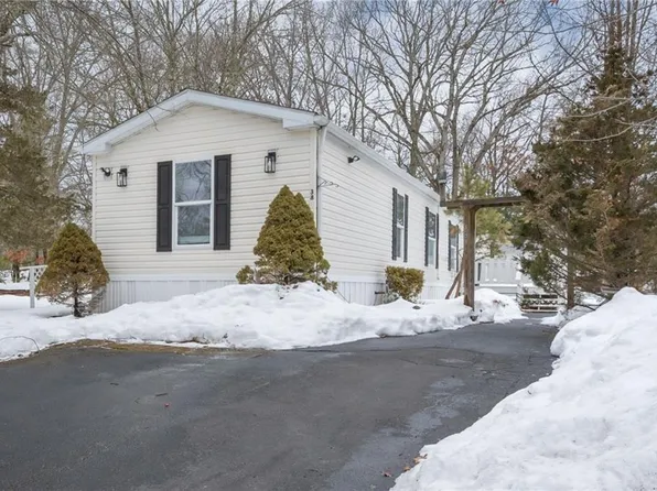 38 Torch Ln, Coventry, RI 02816