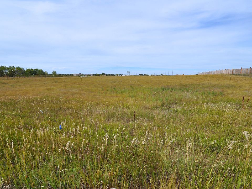 View of front of lot