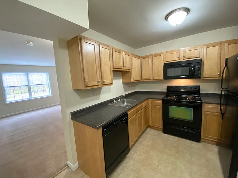 Redstone Apartments — Photo 18