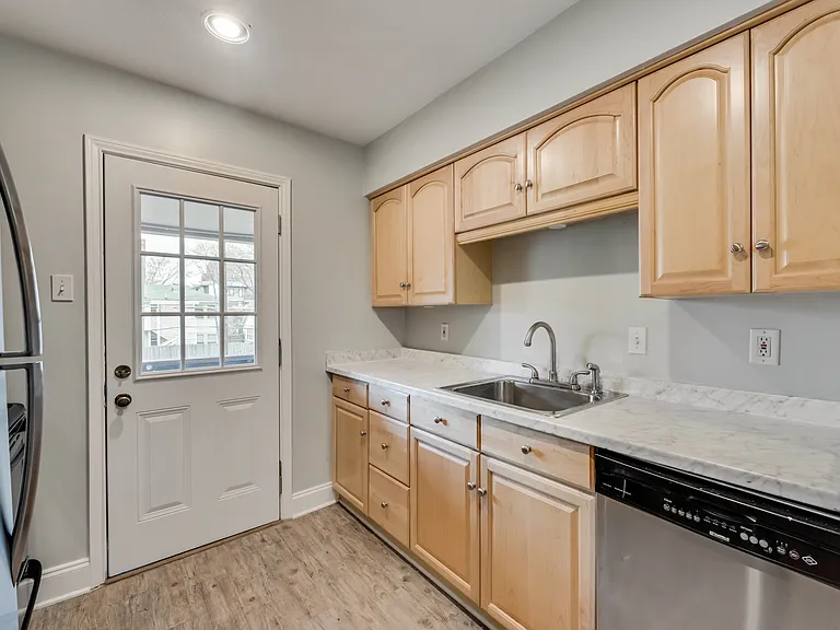 4211 Newton Ave #211 — Photo 16