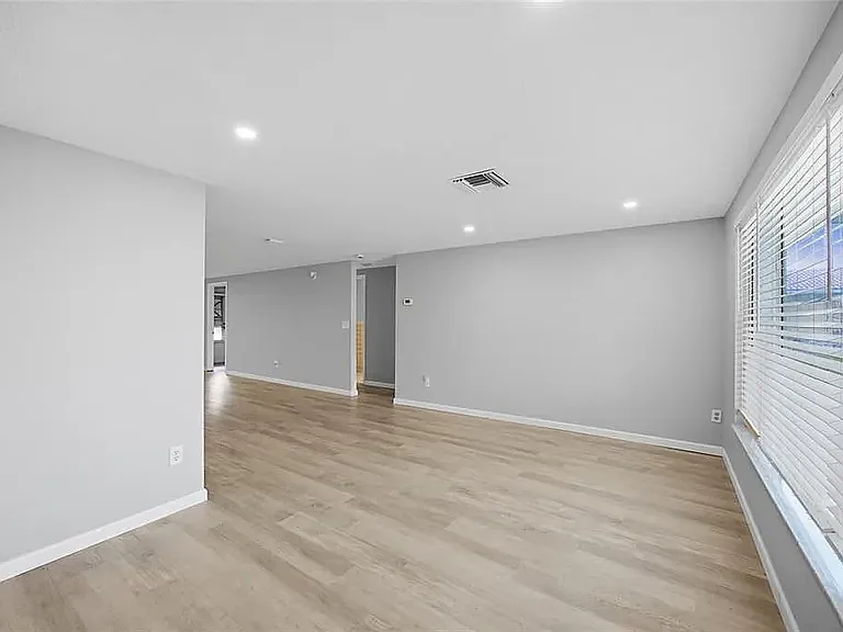 3 bed, 1420 sqft, $2,250 — Photo 4