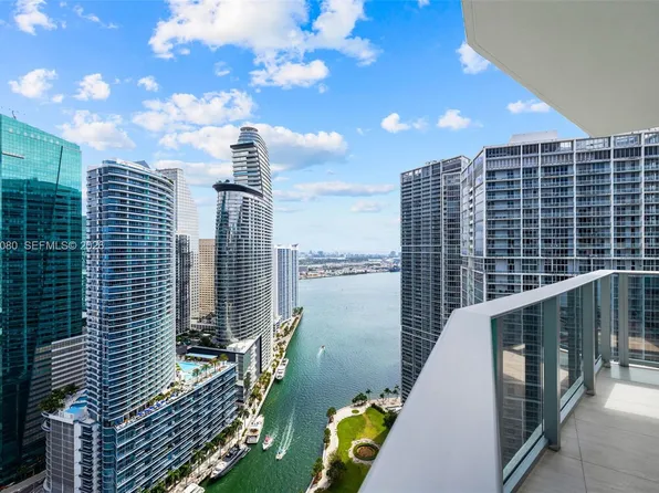 77 SE 5th St, Miami, FL