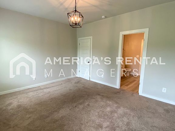5th image of 270 Buckhorn Cir