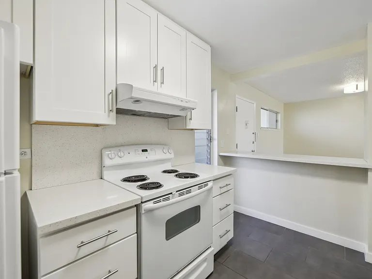 1406 Henry Street — Photo 8