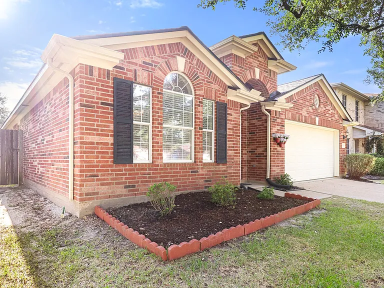 14615 Rochelle Ct — Photo 29