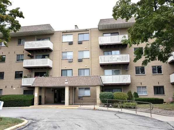 280 N Westgate Rd APT 130, Mount Prospect, IL 60056