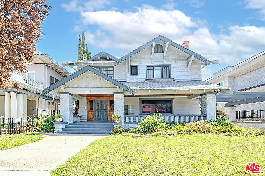5 bed, 2.0 bath, 3175 sqft, $5,900 — Photo 1