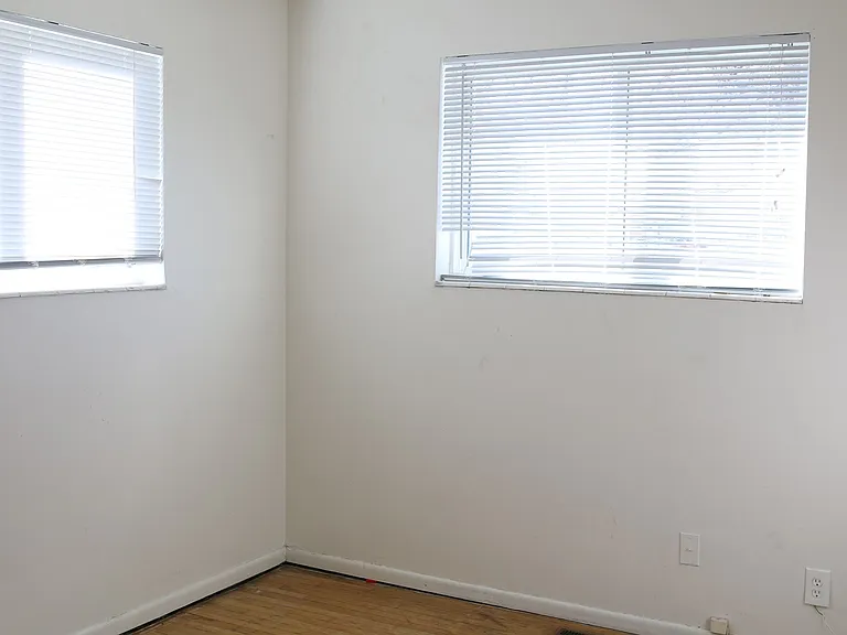324 N 1020 E — Photo 6