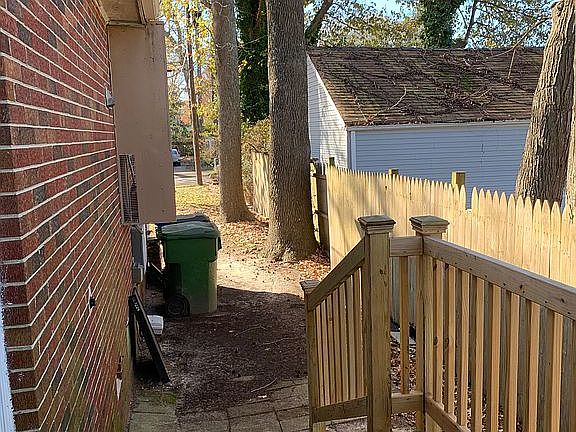 3rd image of 1211 E Balview Ave #B