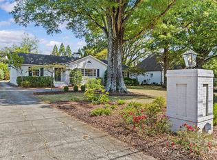 2821 Sharon Rd, Charlotte, NC 28211