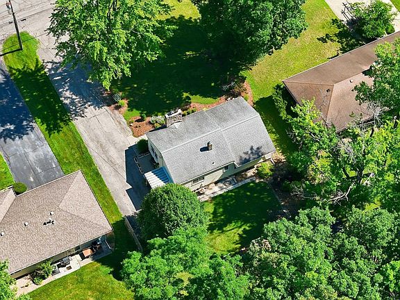 5th image of 927 Louisedale Dr