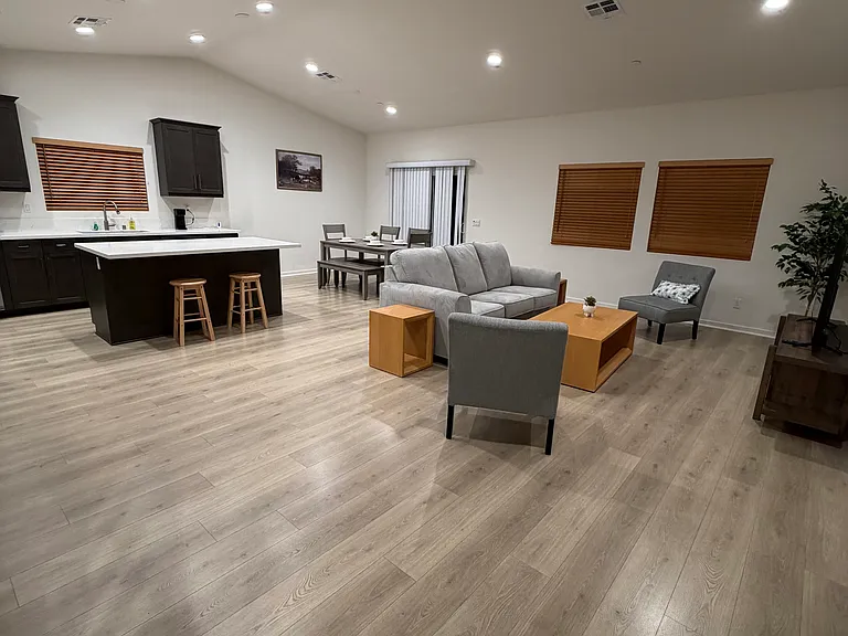 15544 Kings Peak Dr — Photo 10