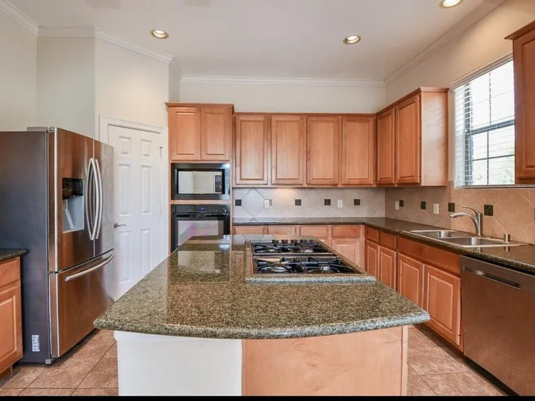 8002 Stoneyway Dr — Photo 11