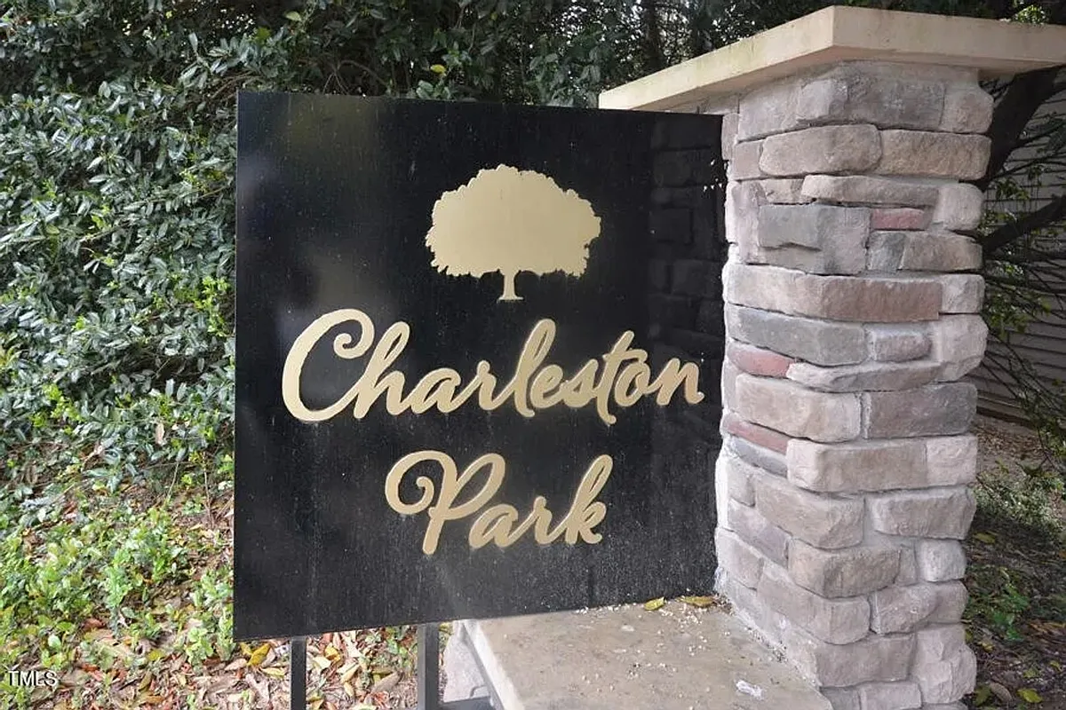 Building Photo - 4008 Charleston Park Dr
