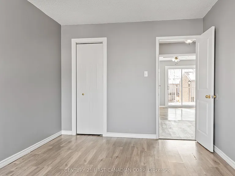 500 Osgoode Dr #20 — Photo 22