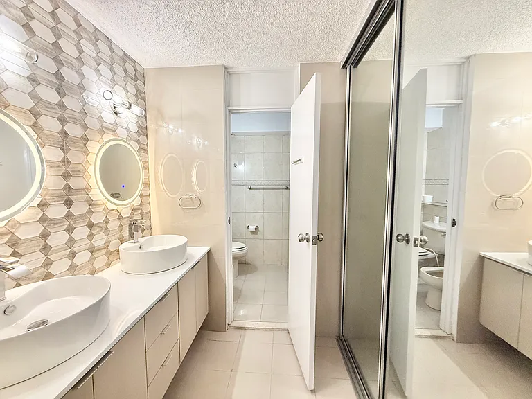 690 Teniente Cesar Luis Gonzalez Ave — Photo 37