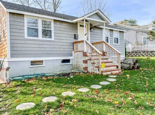7 Indian Neck Rd, Wareham, MA 02571