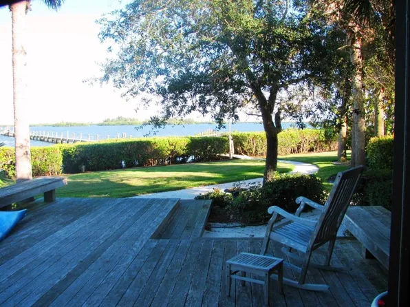 3738 Outrigger Dr, Fort Pierce, FL 34946
