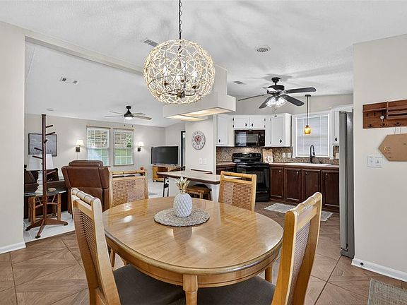 5th image of 1541 DORAL CIRCLE