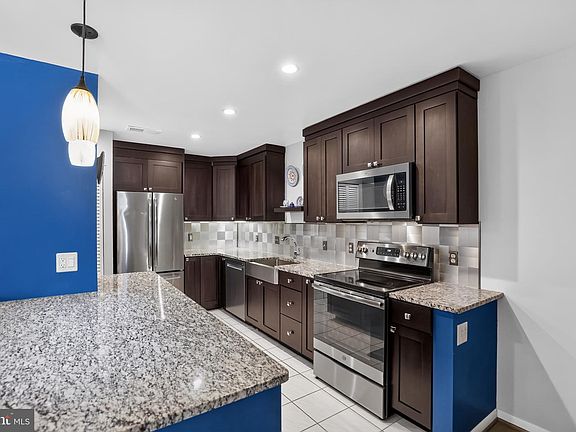 4th image of 4 Candlemaker Ct APT 205