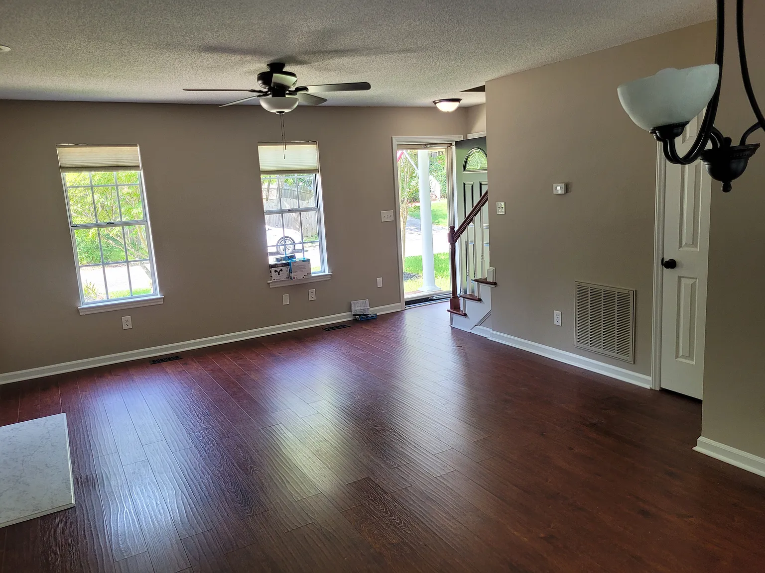 4212 Bluffs Ln — Photo 3