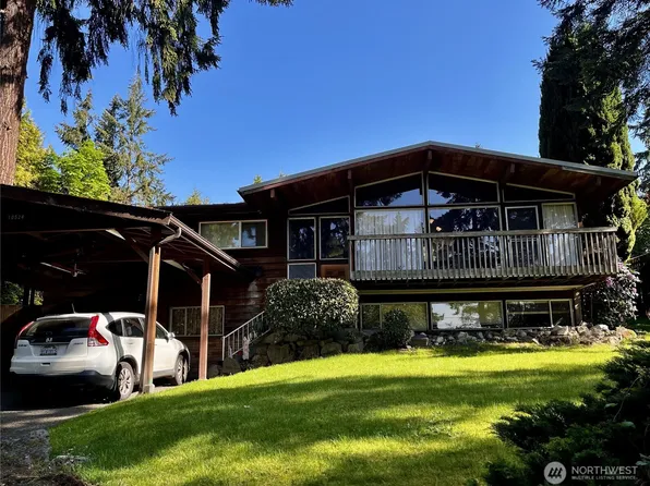 10524 SE 32nd Street, Bellevue, WA 98004