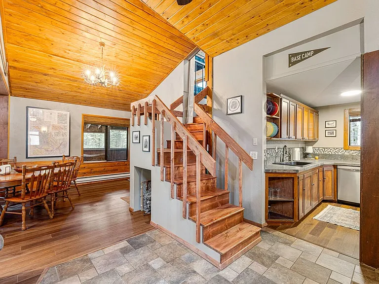 284 Moonridge Dr — Photo 20