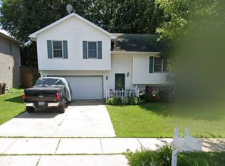 5325 Valley Edge Dr, Madison, WI 53704