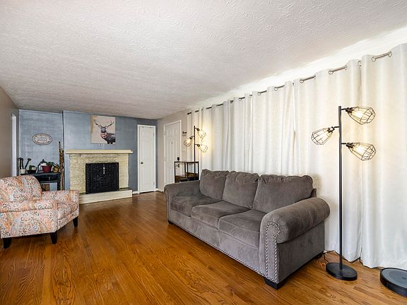 5th image of 23 Sycamore Dr