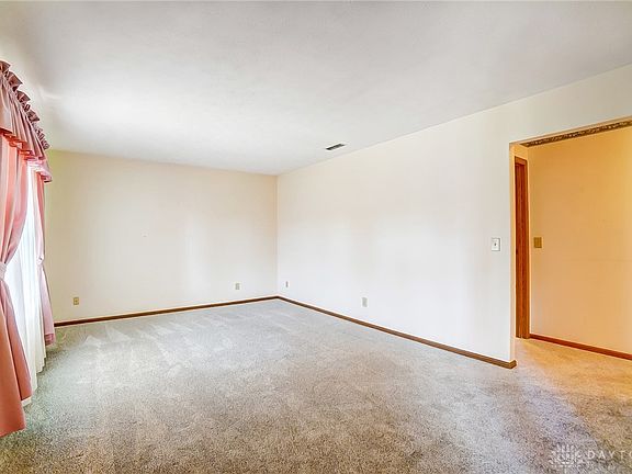 5th image of 6796 Willow Creek Dr