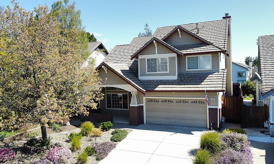1st image of 700 Canyonwood Dr