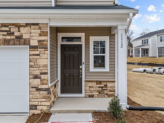 4th image of 1112 Rose Finch Dr