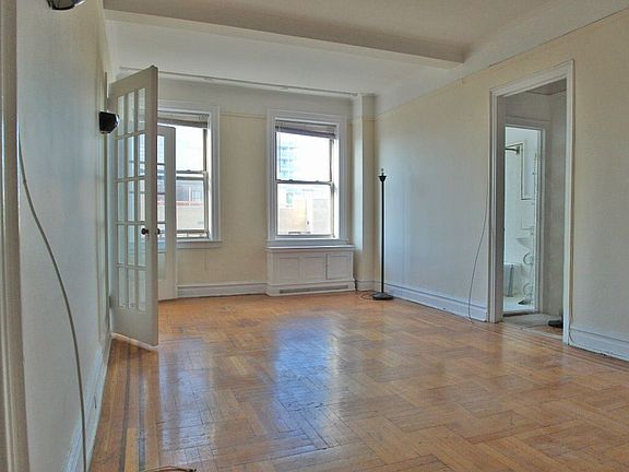 3rd image of 41 Eastern Pkwy APT 6C