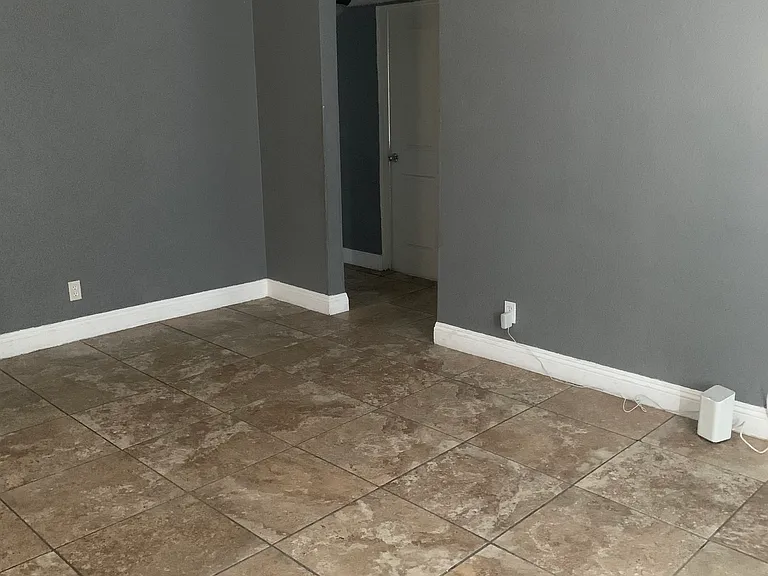 1721 Linden Ave — Photo 29