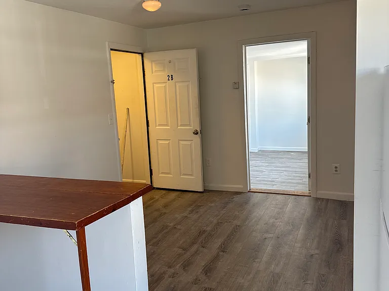 592 Lafayette Rd #2B — Photo 5
